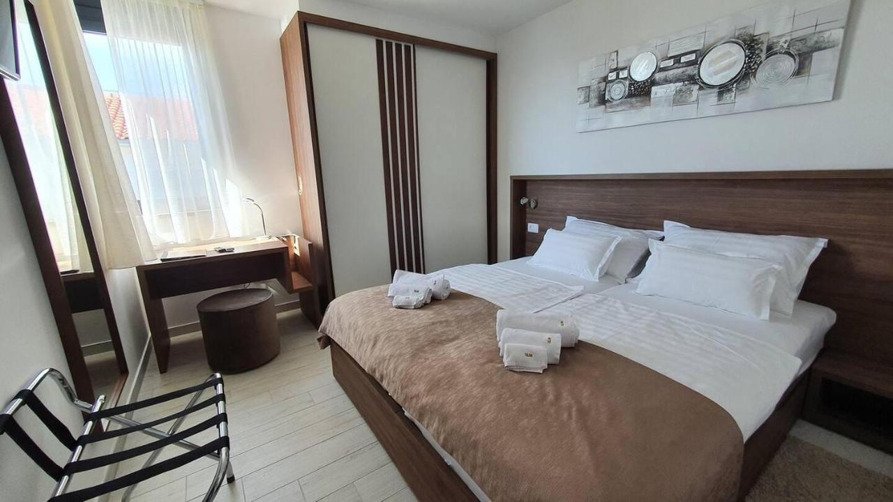 Family Friendly Apartments With A Swimming Pool Sveti Filip I Jakov, Biograd - 19325 מראה חיצוני תמונה