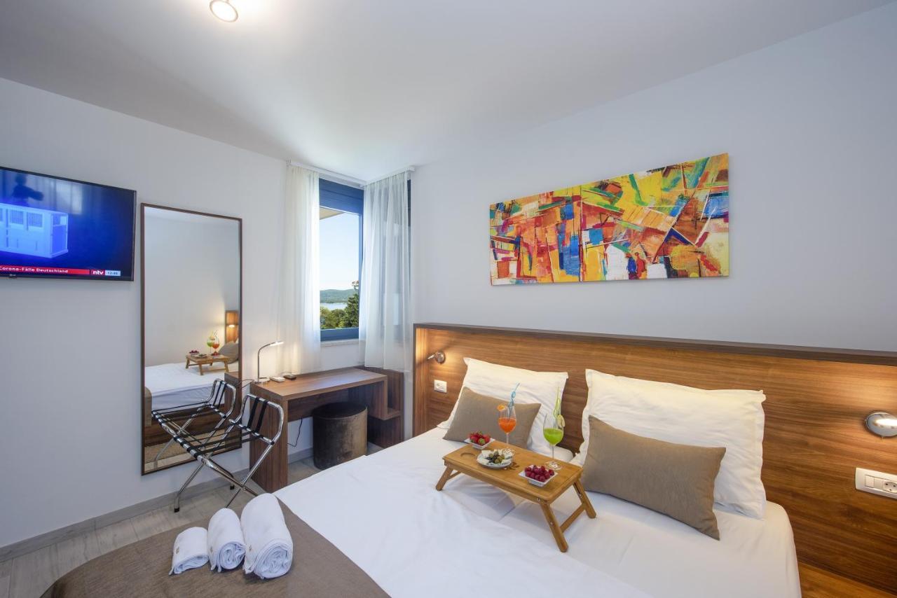 Family Friendly Apartments With A Swimming Pool Sveti Filip I Jakov, Biograd - 19325 מראה חיצוני תמונה